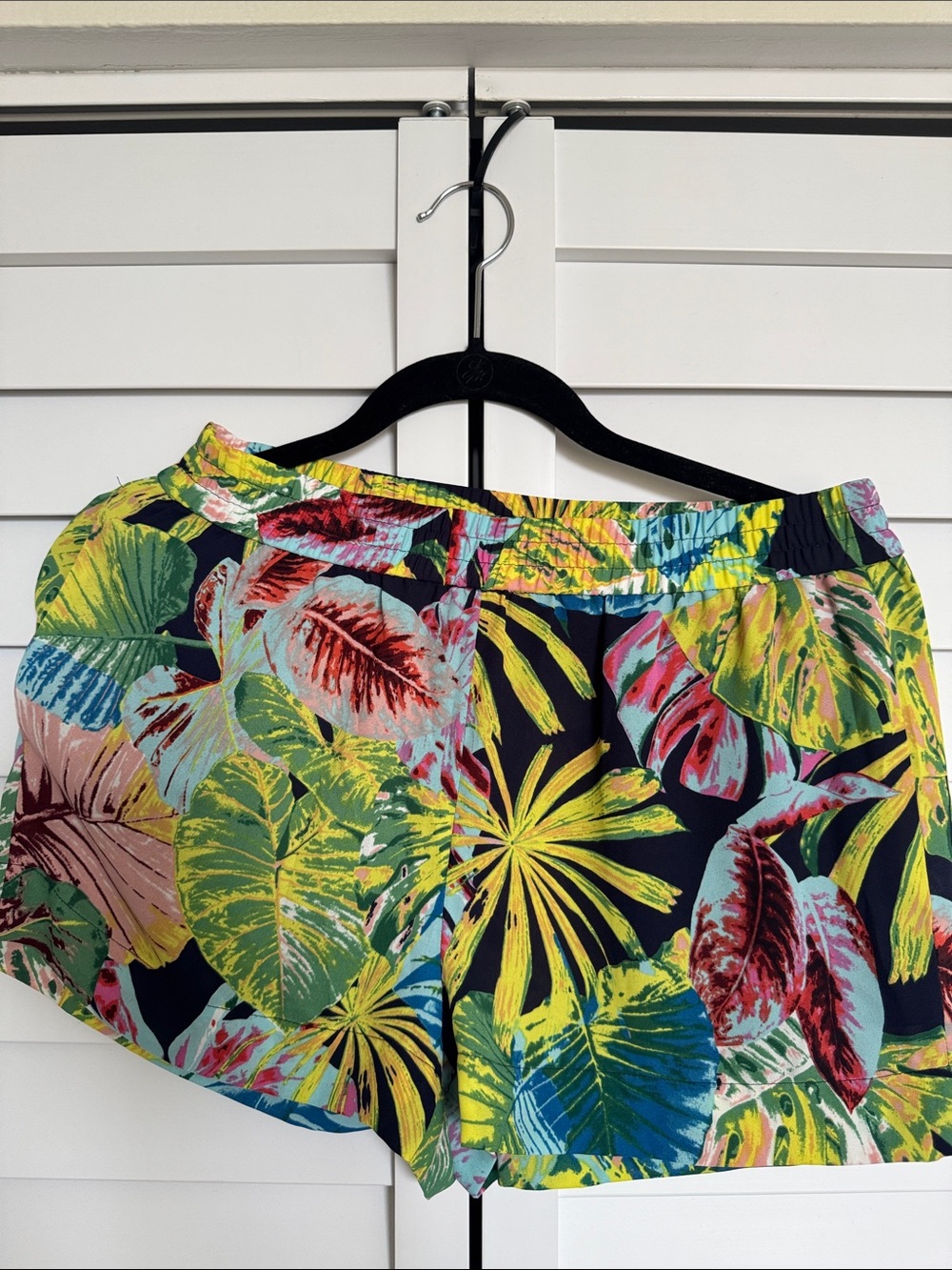BCBGMaxAzria Navy Tropical-Print Athletic Shorts